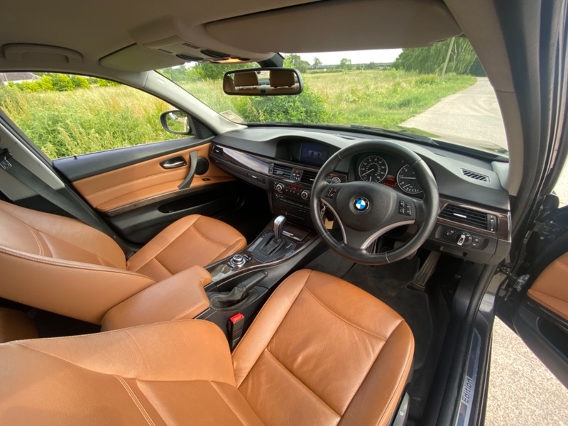 View BMW 3 SERIES 318I EXCLUSIVE EDITION