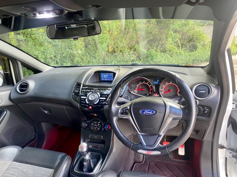 View FORD FIESTA ST-2