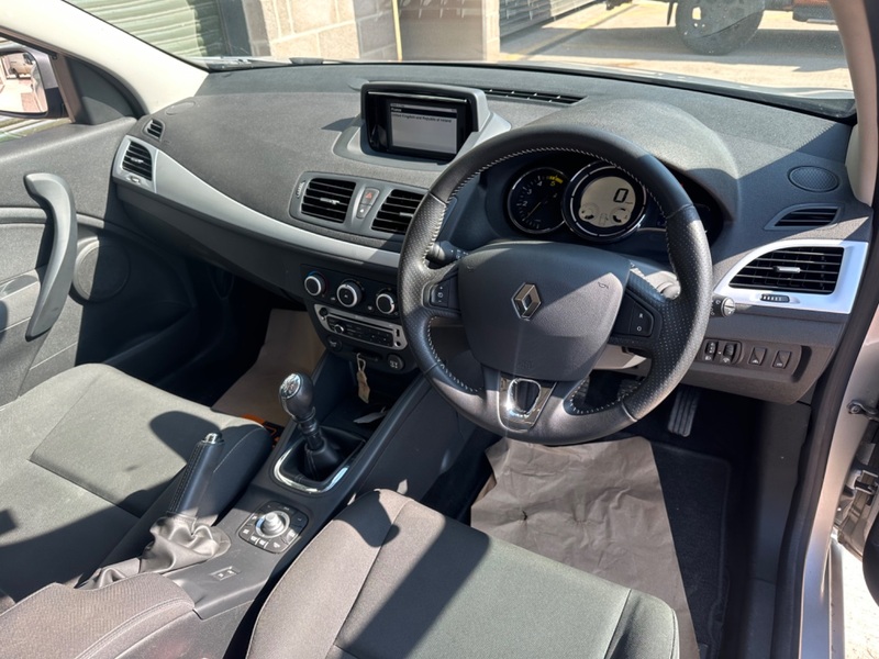 View RENAULT MEGANE DYNAMIQUE TOMTOM ENERGY DCI SS